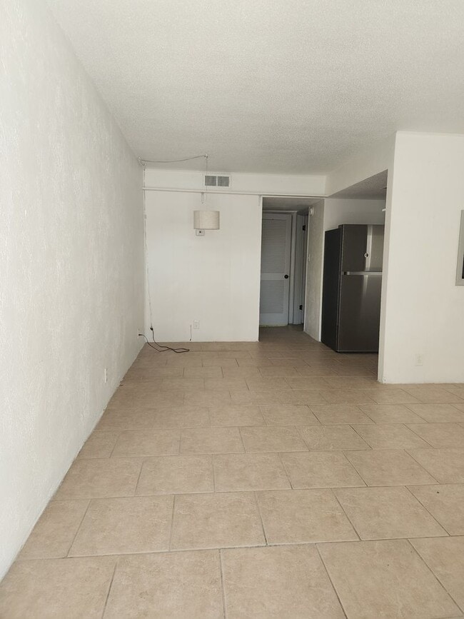 Building Photo - 1 Bedroom / 1 Bathroom Apartment Home  ** ...