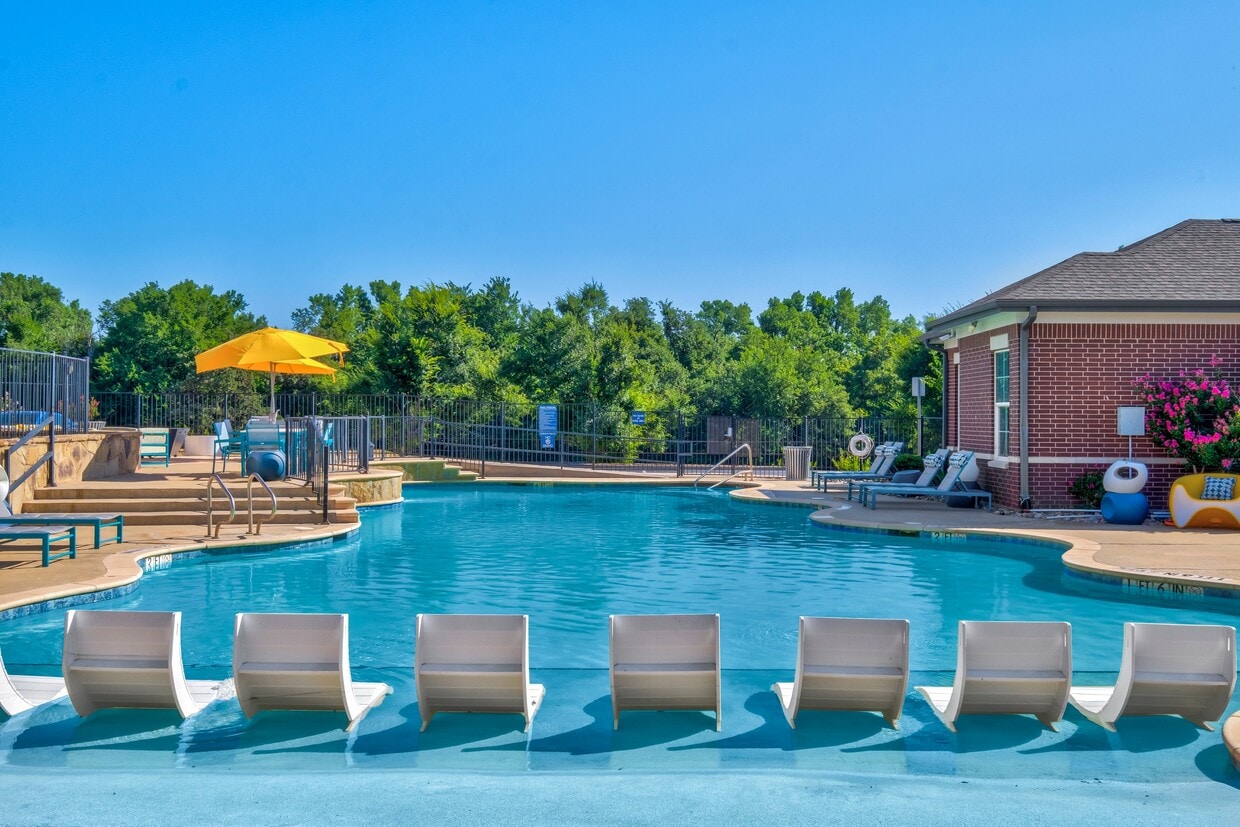 Building Photo - Rendezvous