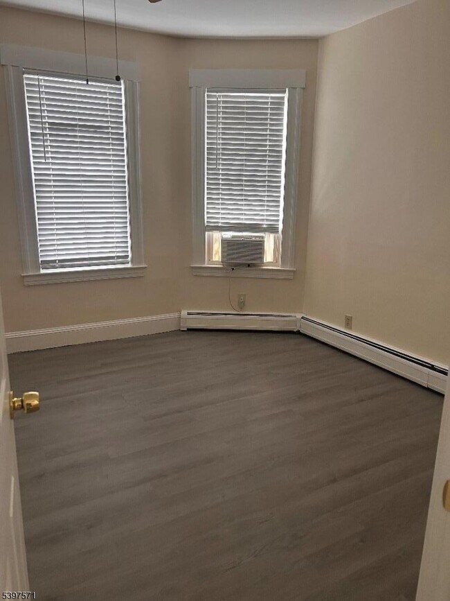 Foto del edificio - 18 Cedar St