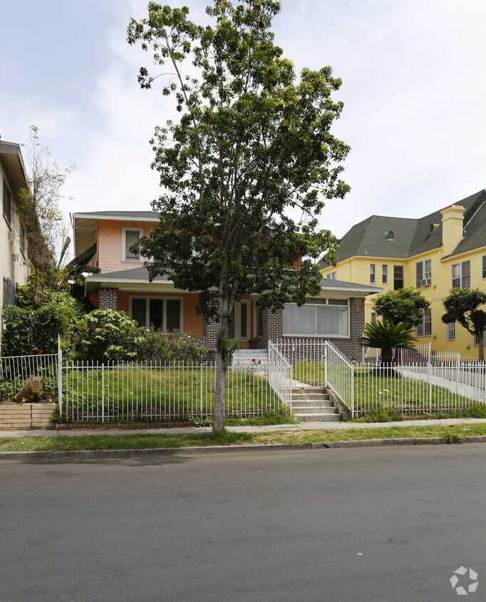 Foto del edificio - 842 S Kingsley Dr