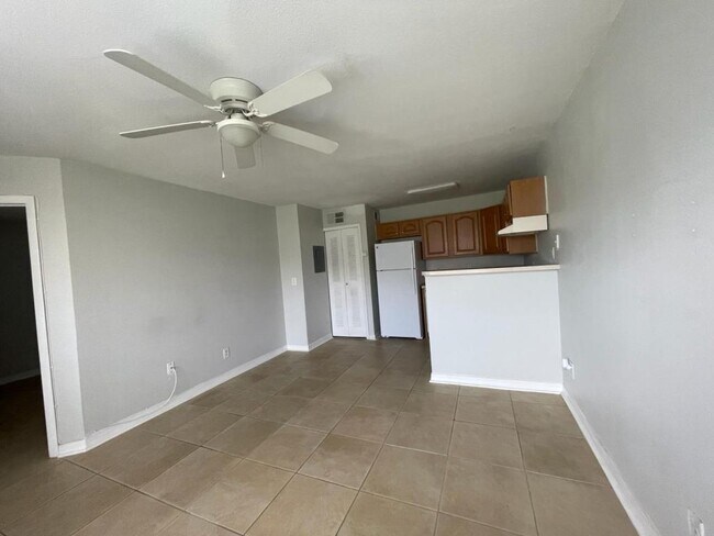 Foto del edificio - 4724 Walden Cir