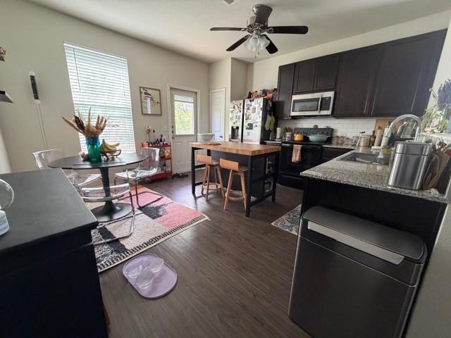 Foto del edificio - 5709 Levenwood Ln