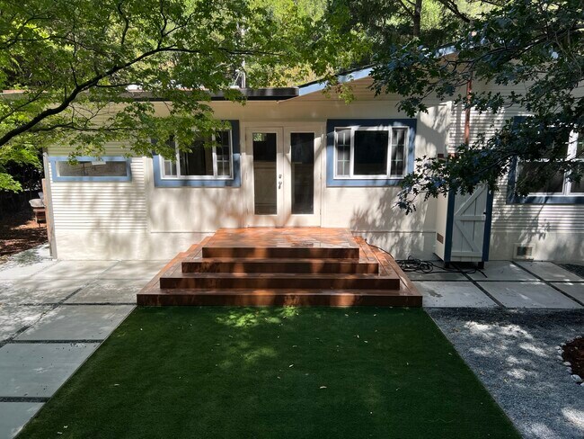 Building Photo - 105 Wood Ln
