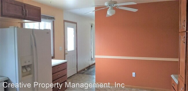 Building Photo - 3 br, 1 bath House - 15 3rd St SE