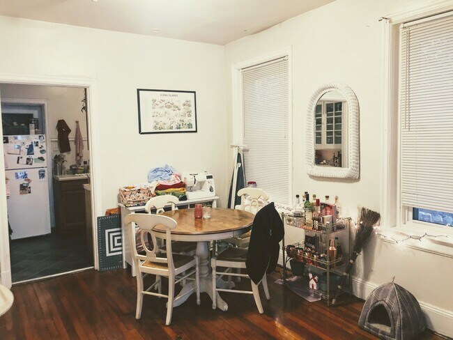 Comedor - 1424 Grove Ave