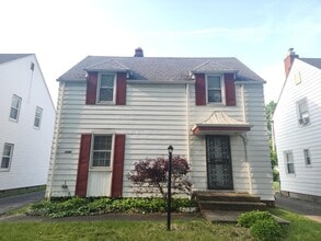 Building Photo - 17204 Walden Ave