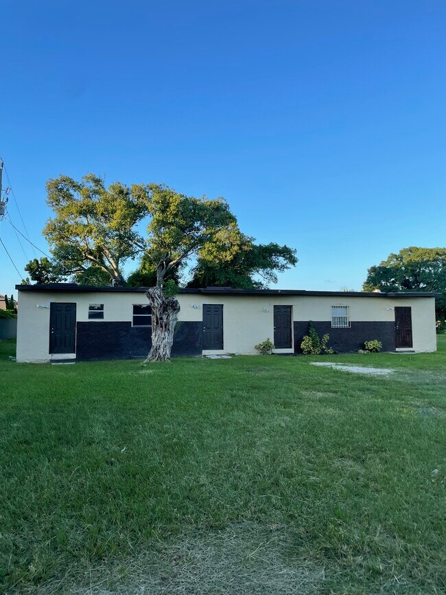 Building Photo - 11401 Bailes Rd
