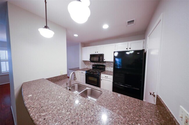 Foto del edificio - 70 Cokeberry Ct