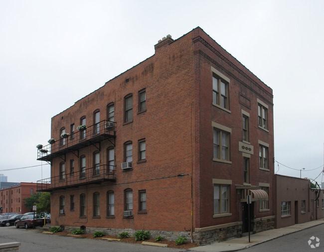 Building Photo - 74 E Engler St
