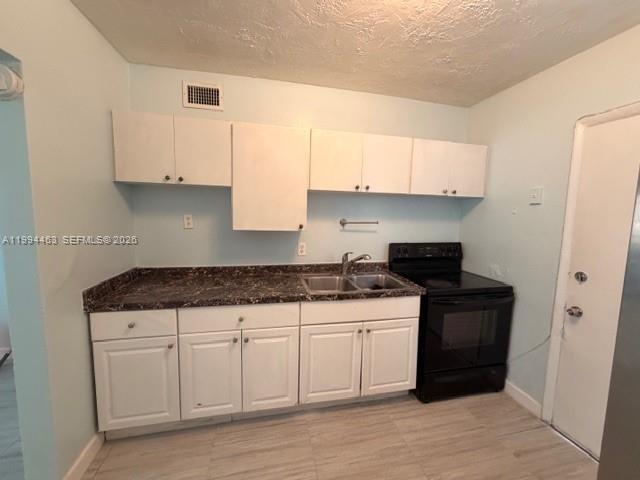 Foto del edificio - 5693 Fletcher St