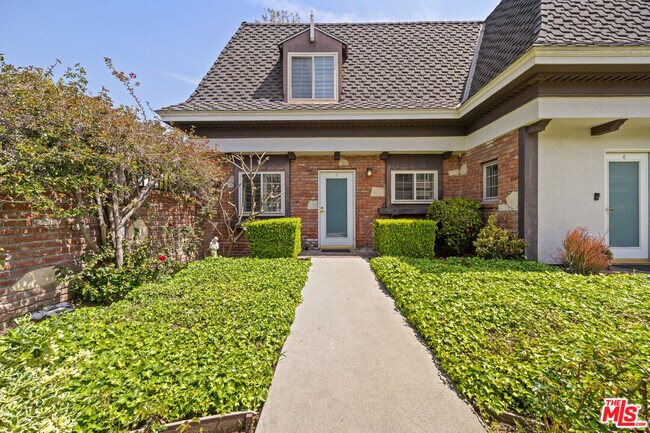 Foto del edificio - 8120 Redlands St