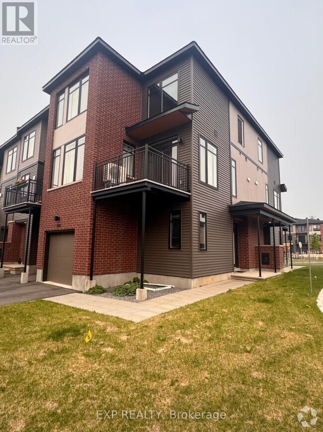 Building Photo - 400 Jewelwing Private