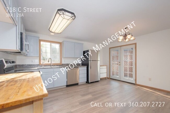 Photo - 718 C St House