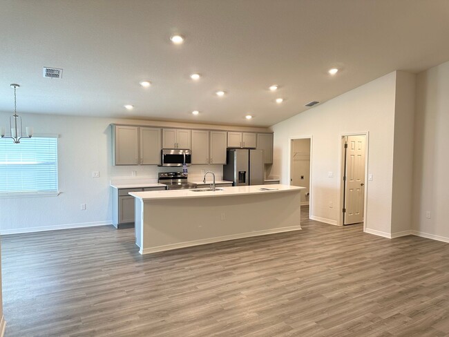 Building Photo - 4 Bedroom House in the Astonia Community