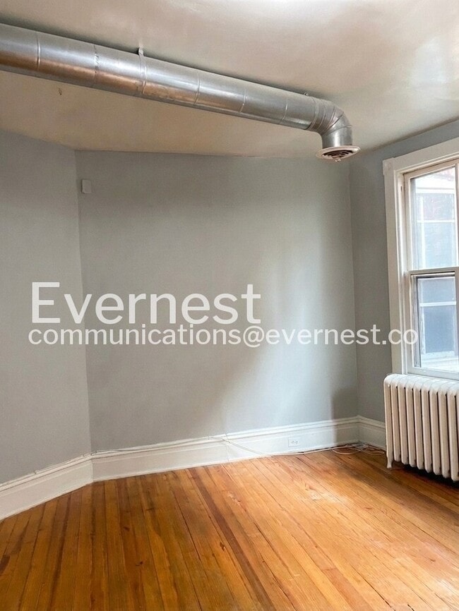 Building Photo - 2207 W Grace St