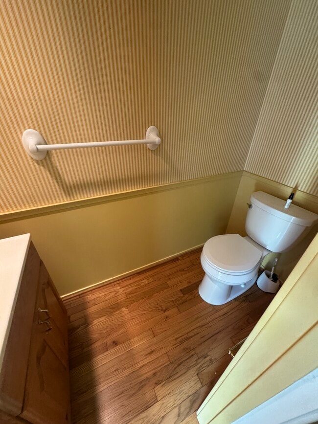 Guest washroom at entrance - 19621 Sparr Spring Rd