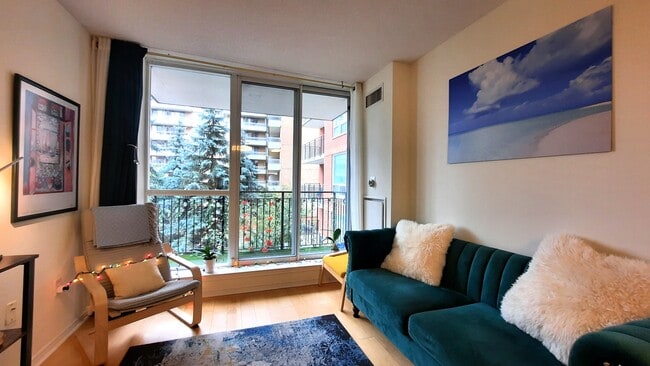Building Photo - 300 Balliol St