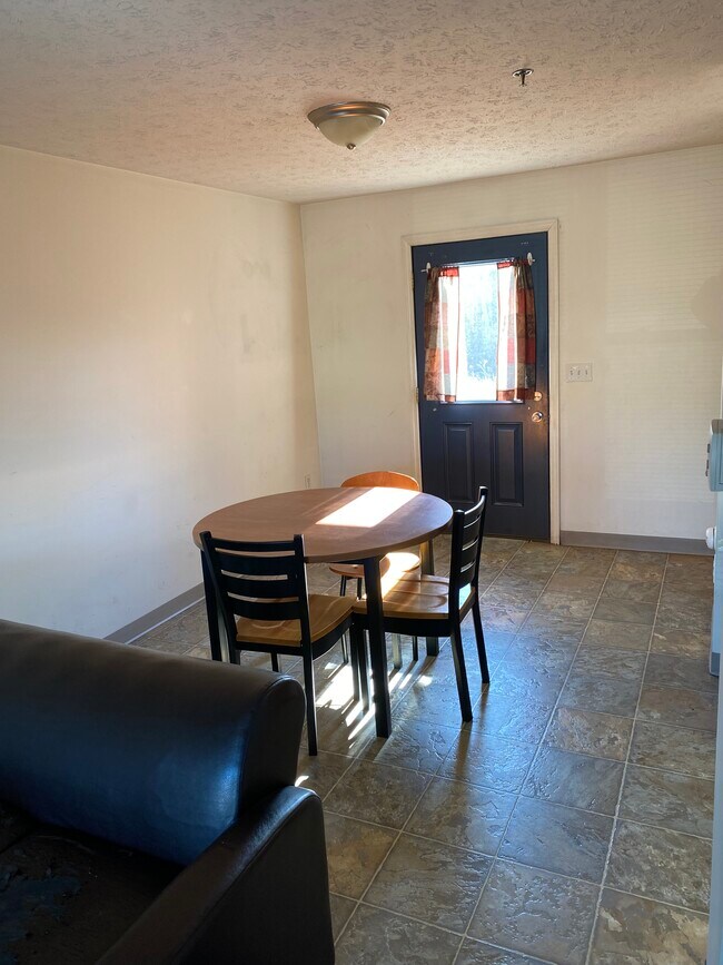 Building Photo - 1013 Residence Dr