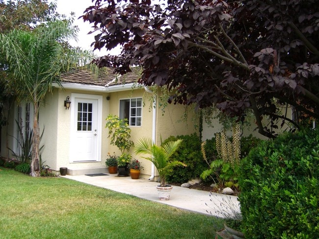 One Bedroom - 3284 Veteran Ave