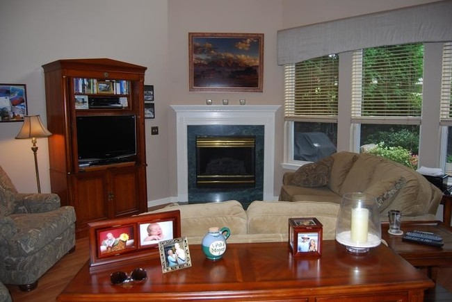 Building Photo - 5 Hornbeam Way