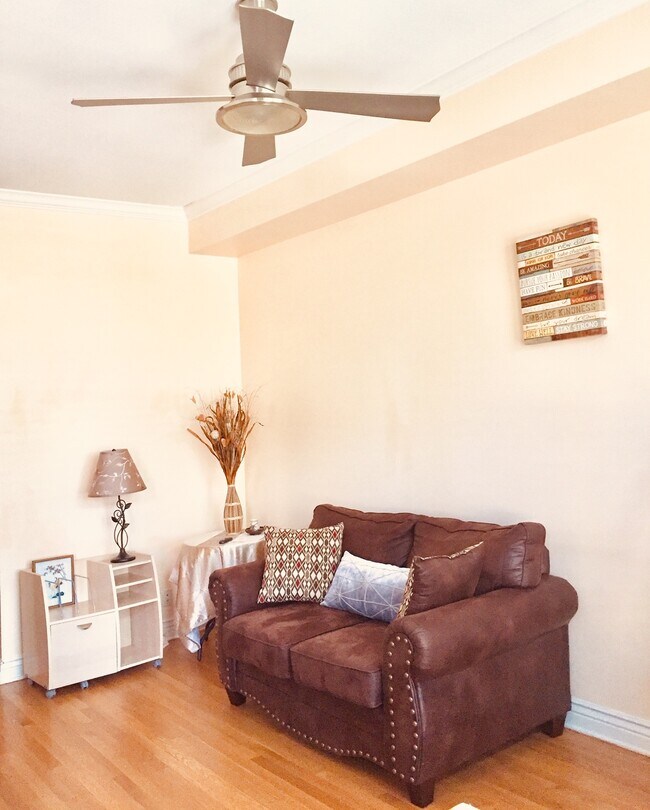 Foto del edificio - 2220 N Sedgwick St
