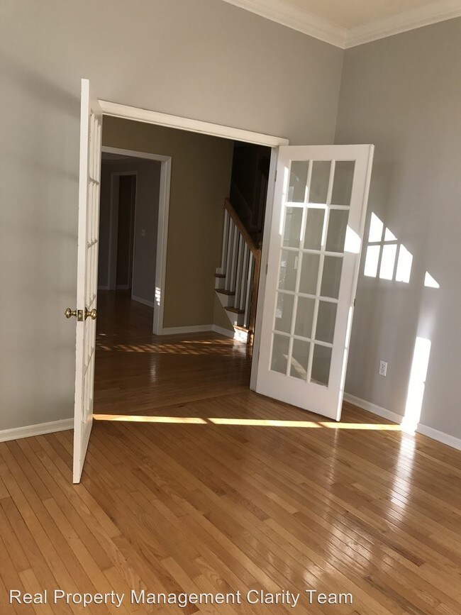 Building Photo - 8428 Willow Glen Ct