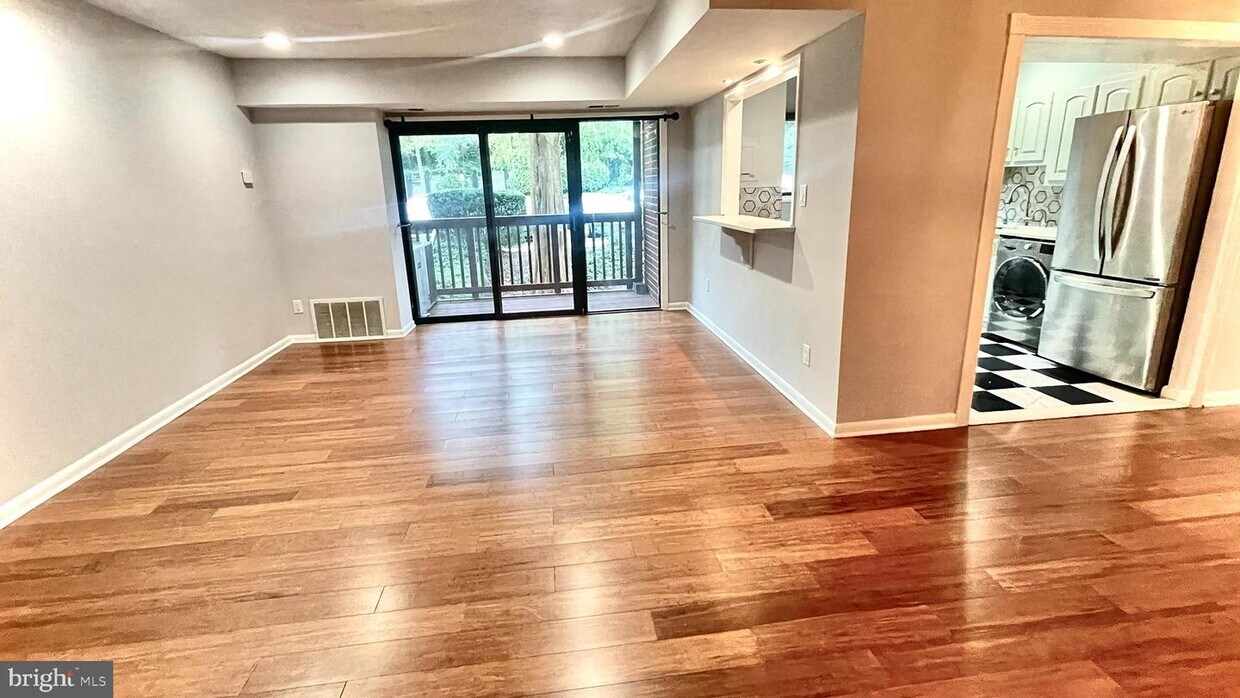 55 Skyhill Rd Unit 201, Alexandria, VA 22314 Room for Rent in