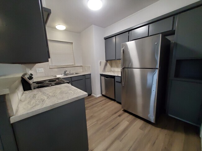 Foto del edificio - 6333 -6339 Granbury Rd,