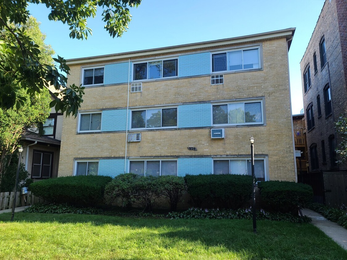 Foto principal - 828 Seward St