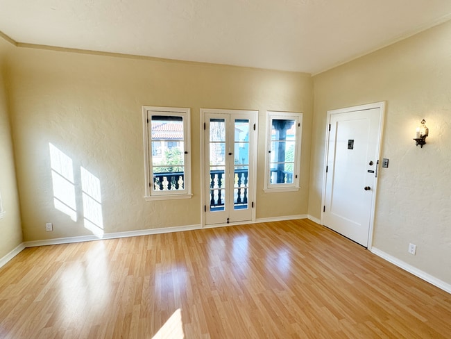 Living Room 2 - 346 N Ogden Dr