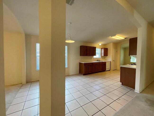Building Photo - 126 Salado Dr