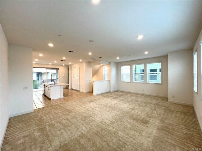 Foto del edificio - 1645 W Lincoln Ave