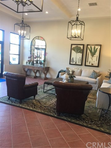 Foto principal - 627 Deep Valley Dr