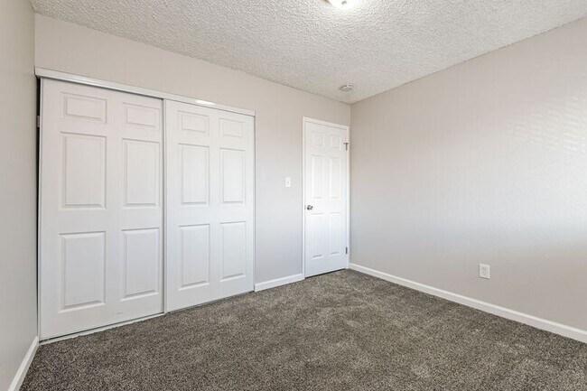 Foto del edificio - 6035 Olde Wadsworth Blvd