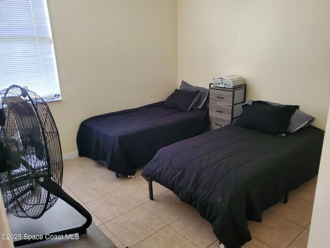 Foto del edificio - 561 Lambert St SW