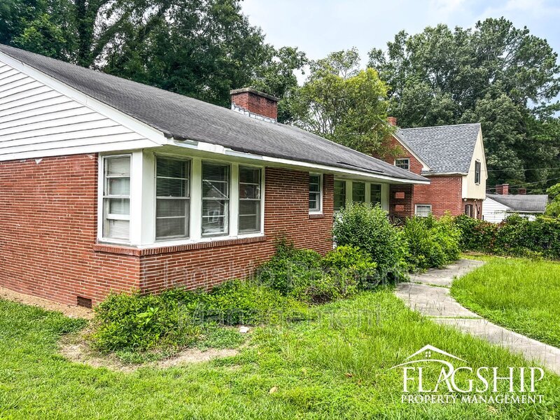 208 Lewis St, Greenville, NC 27858 House for Rent in Greenville, NC