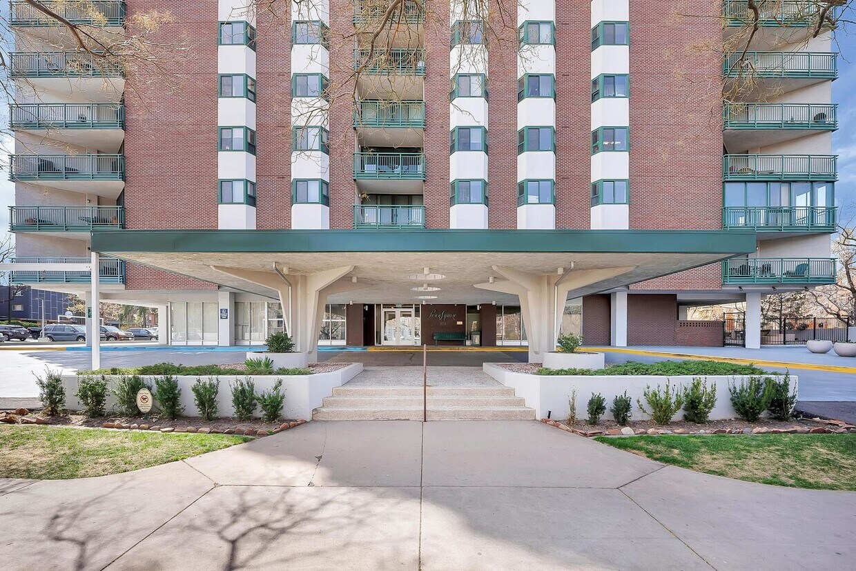 Primary Photo - **Incredible 14th Floor 3 bed 3 bath Luxur...