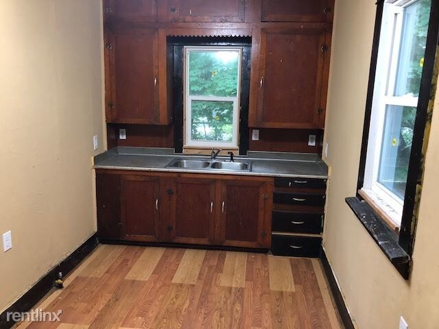Building Photo - 2 br, 1 bath House - 617 Comstock St