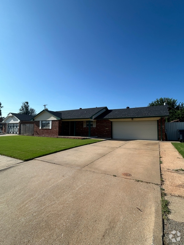 Building Photo - 2408 SW 78th St