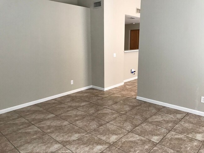 Building Photo - 4211 N 107th Dr