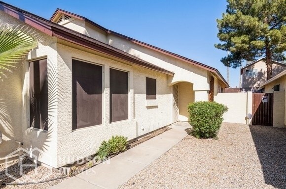 Building Photo - NOW AVAILABLE! - 522 E Rimrock Dr, Phoenix...