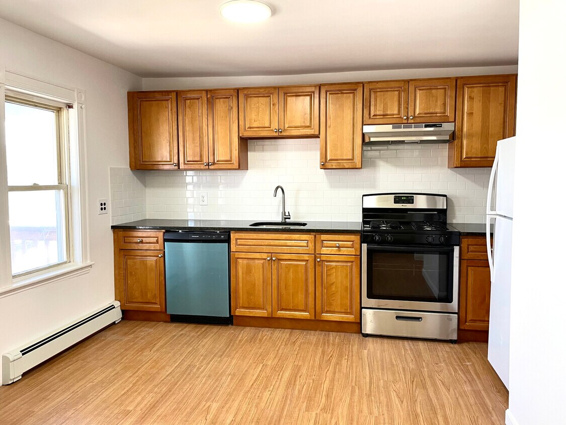 17 Princeton St Unit 3, Medford, MA 02155 Condo for Rent in Medford, MA