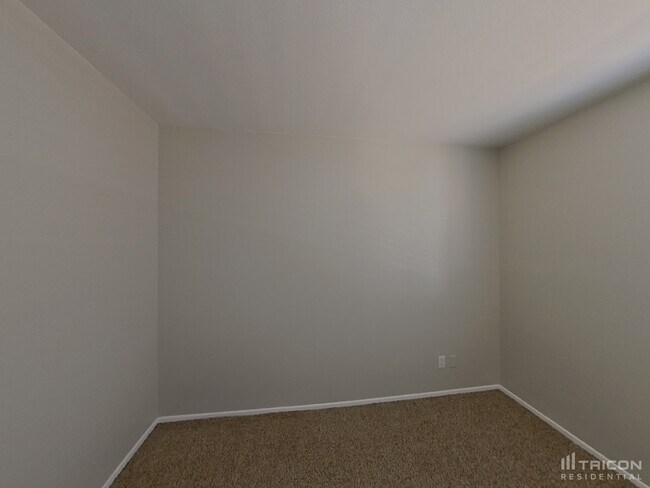Building Photo - 4616 E Capistrano Avenue Phoenix AZ