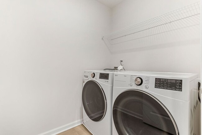 Building Photo - 1364 Ledsham Ct
