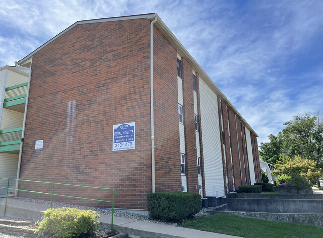 Building Photo - Royal Heights