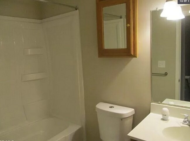 Foto del edificio - 16674 Concept Dr