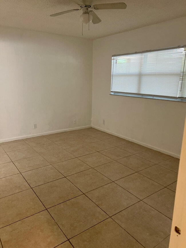 Building Photo - 2800 Fiore Way