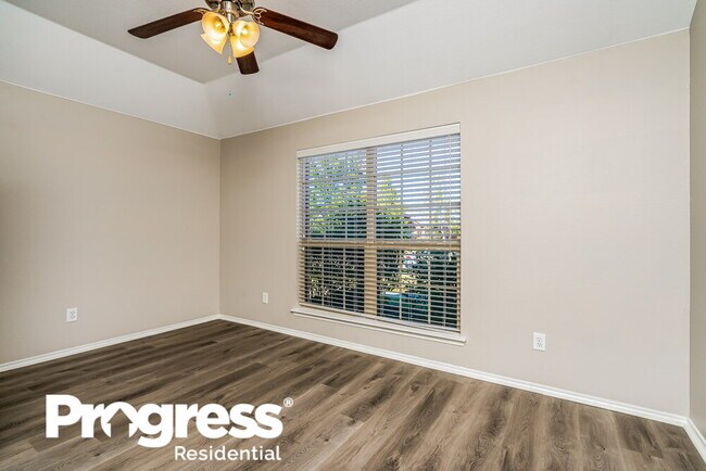 Building Photo - 120 Meadow Crest Dr