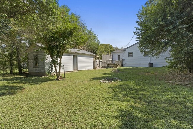 Building Photo - 2809 Mitchell Ave