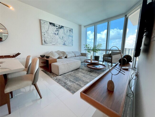 Foto del edificio - 851 NE 1st Ave
